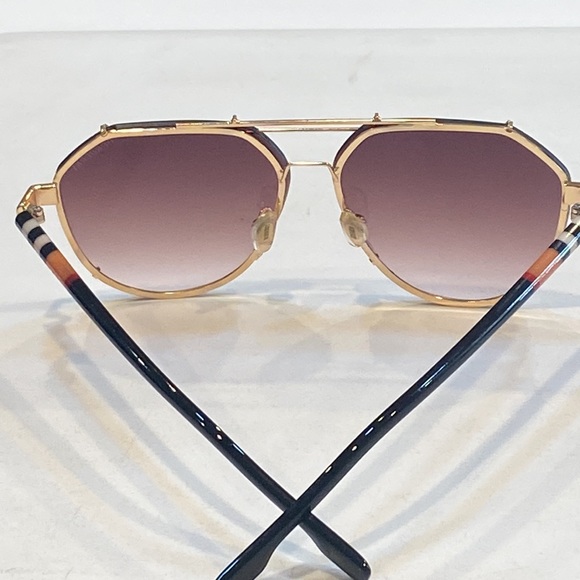 Burberry sunglasses 😎 🕶️ lINISEX for men or women - Picture 12 of 16